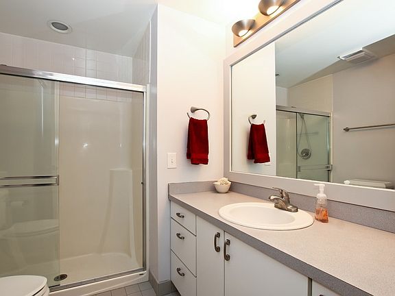 4th image of 1720 N Marshfield Ave APT 103