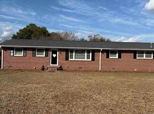 1032 W Lake Dr, Hartsville, SC 29550