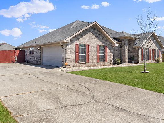 2nd image of 17251 Excalibur Cir