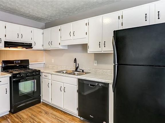 5th image of 1904 Shenandoah Valley Ln SE