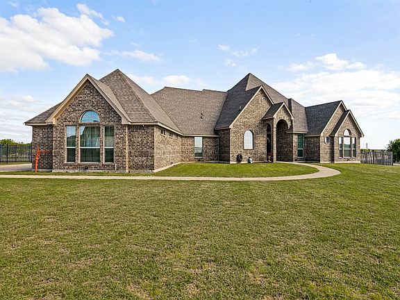 2nd image of 5713 Fogata Ln
