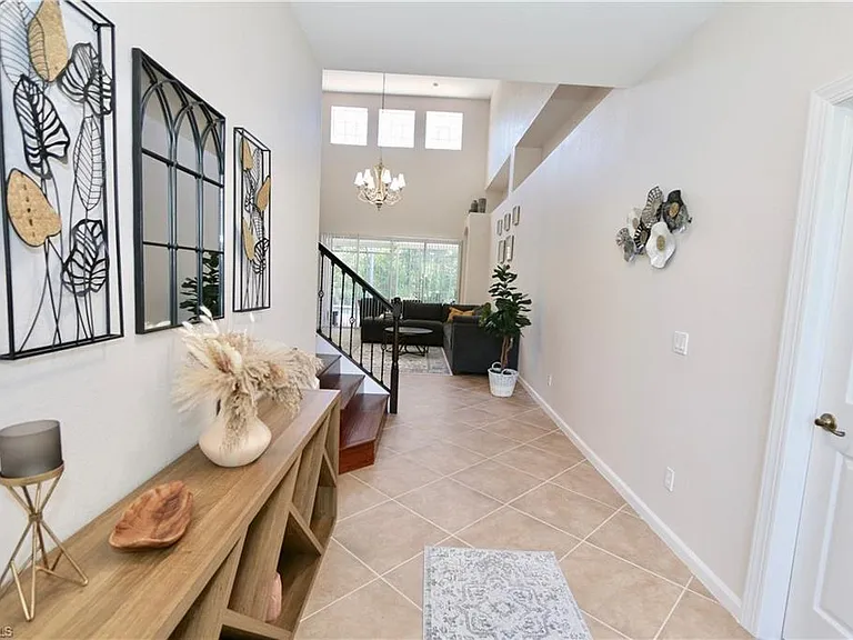 15578 Vallecas Ln — Photo 8