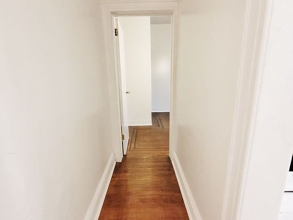 5th image of 30-90 23rd St #1BB