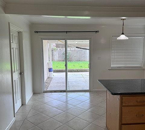 3rd image of 392 Michele Dr