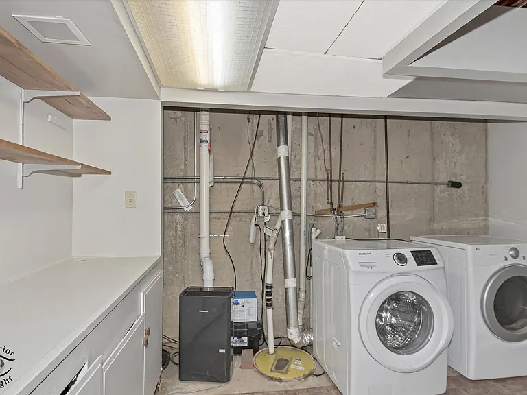 30W150 Foxboro Ct — Photo 34