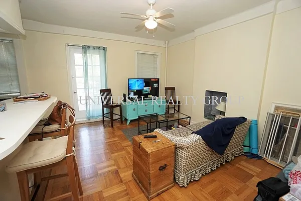 Rented by Universal Realty Group | media 6