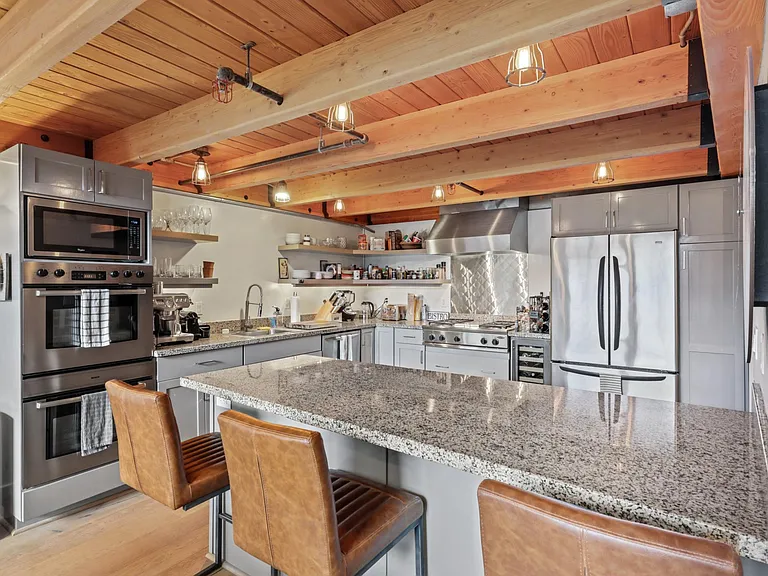 380 10th St #20 — Photo 3