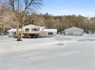 6655 E 26 1/4 Rd, Cadillac, MI 49601