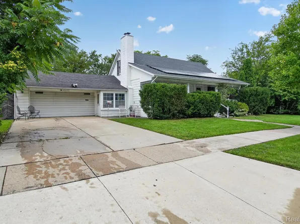 23276 Annapolis St, Dearborn Heights, MI 48125