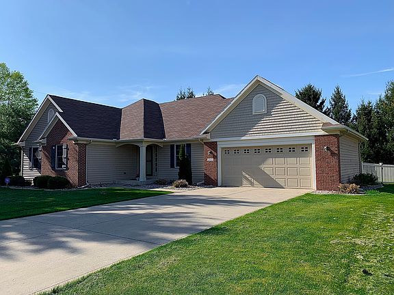 2nd image of 1923 Greenwood Dr