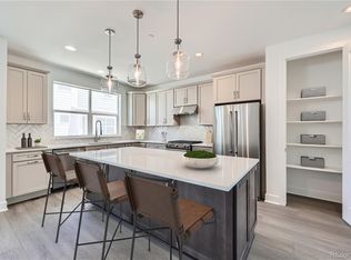 10898 E Hinsdale Cir, Centennial, CO 80112