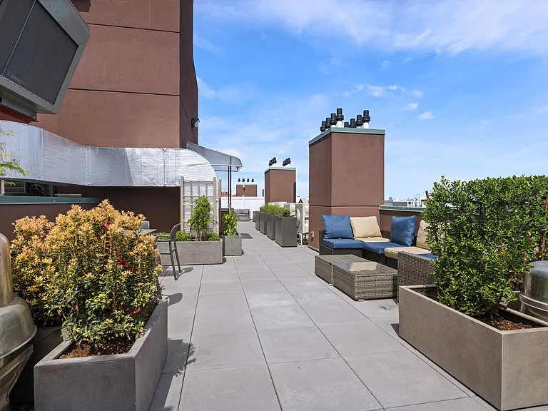38 Roebling St #3N — Photo 13