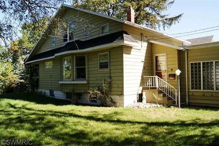 1st image of 2353 Lakeshore Dr