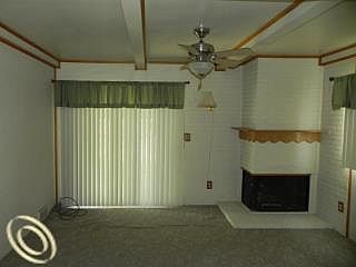 3rd image of 941 Helen St