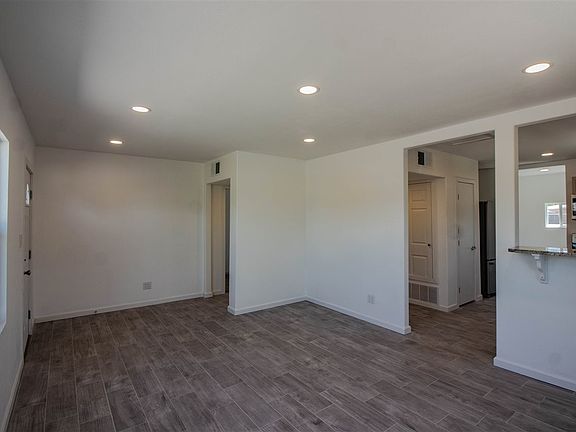 2nd image of 514 Linda Vista Dr