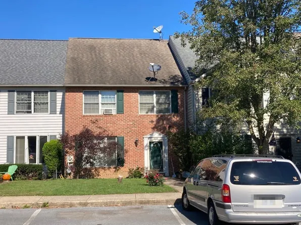 209 Morningside Dr, Falling Waters, WV 25419