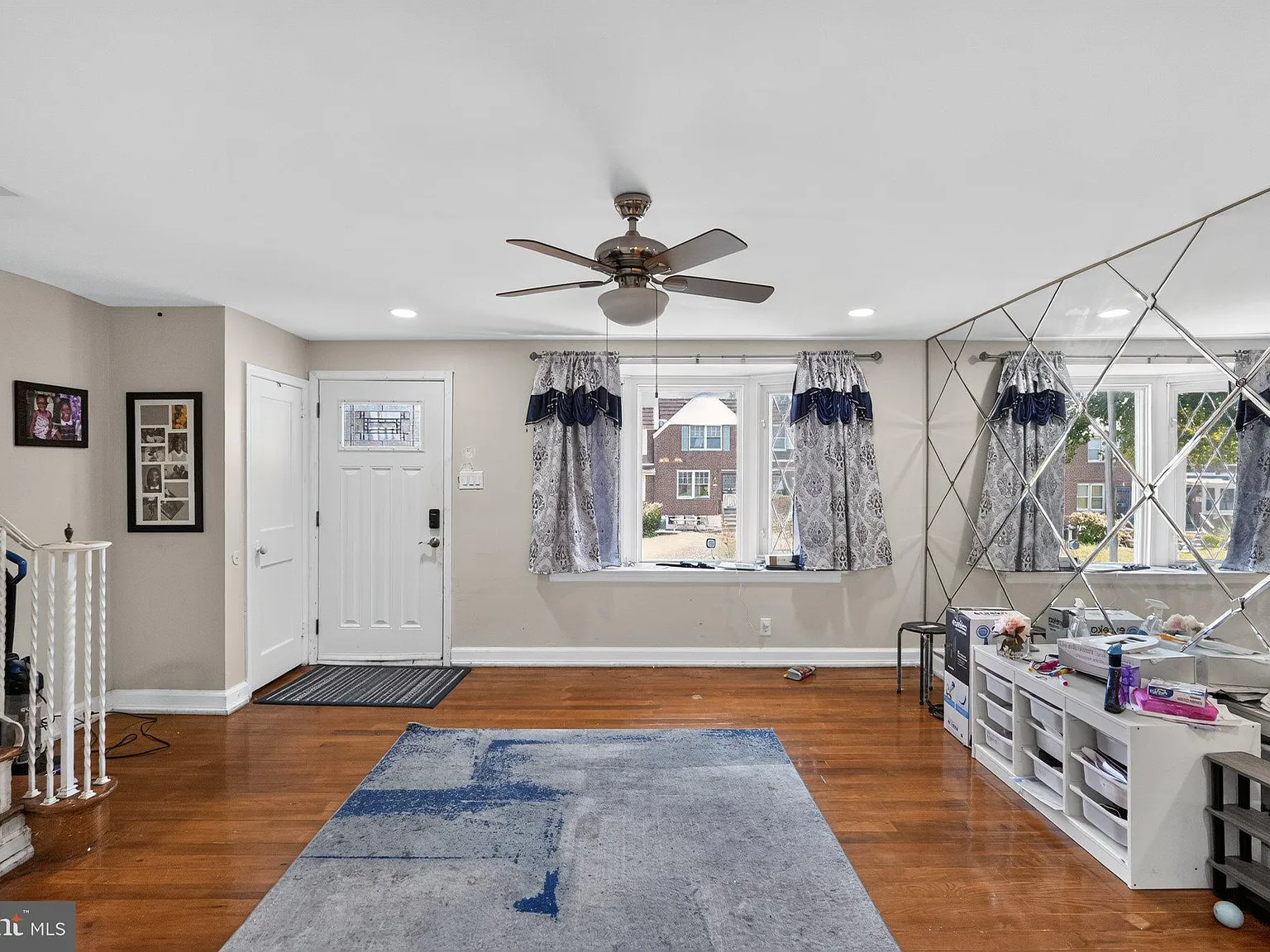 3 bed, 1.5 bath, 1182 sqft, $1,850 — Photo 3