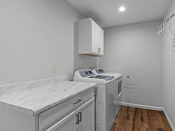 5th image of 4609 Knightsbridge Way