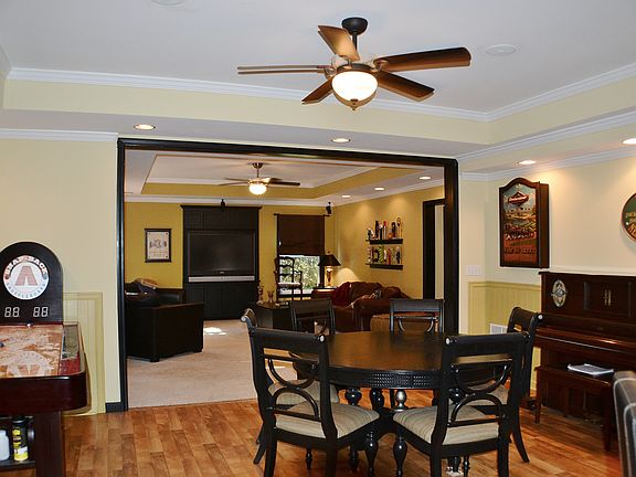 5th image of 2762 Hillgrove Dr
