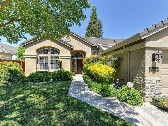 2nd image of 5217 Wyndham Oak Ln