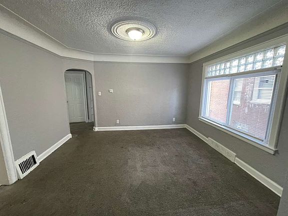 4th image of 15855 Sorrento Ave