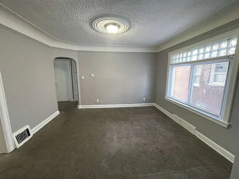 15855 Sorrento St — Photo 4
