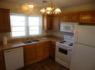 2933 E Hawkins St, Springfield, MO 65804