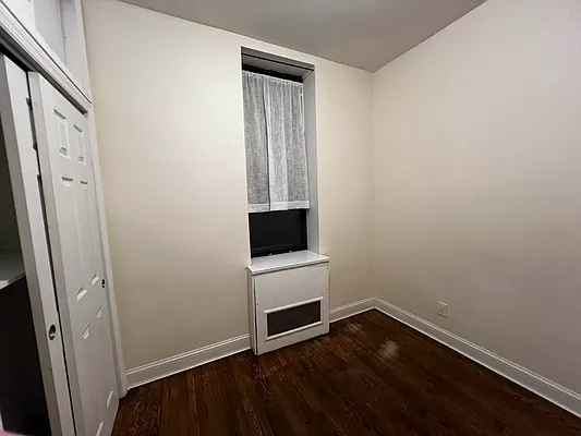 Rented by Salon Realty Corp | media 4