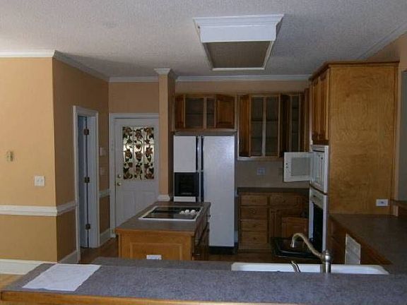 3rd image of 3619 Sierra Dr