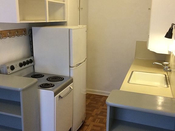 4th image of 136 S Cambrian Ave #2