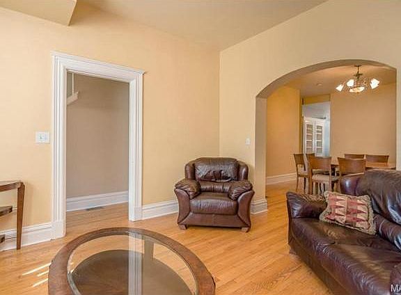 4th image of 3217 Magnolia Ave