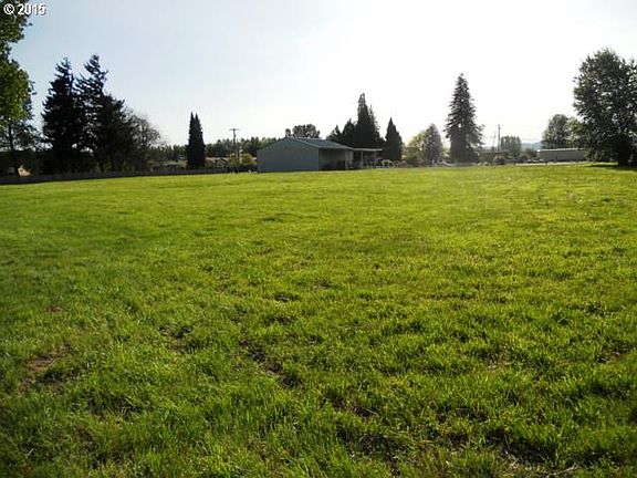 3rd image of 575 Lilac Ln #1