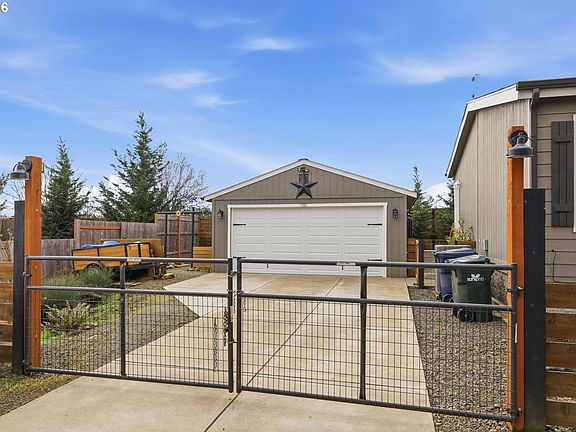 3rd image of 734 Filbert Ave