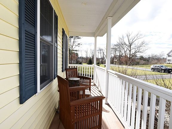 3rd image of 9 Johnson Farm Ln