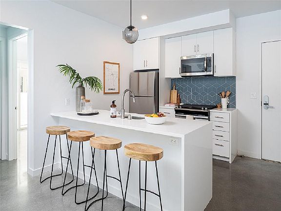 5th image of 4247 N Eagle Rock Blvd #404