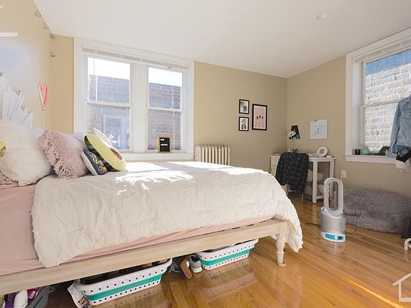 4th image of 325 Saint Paul St #3TT