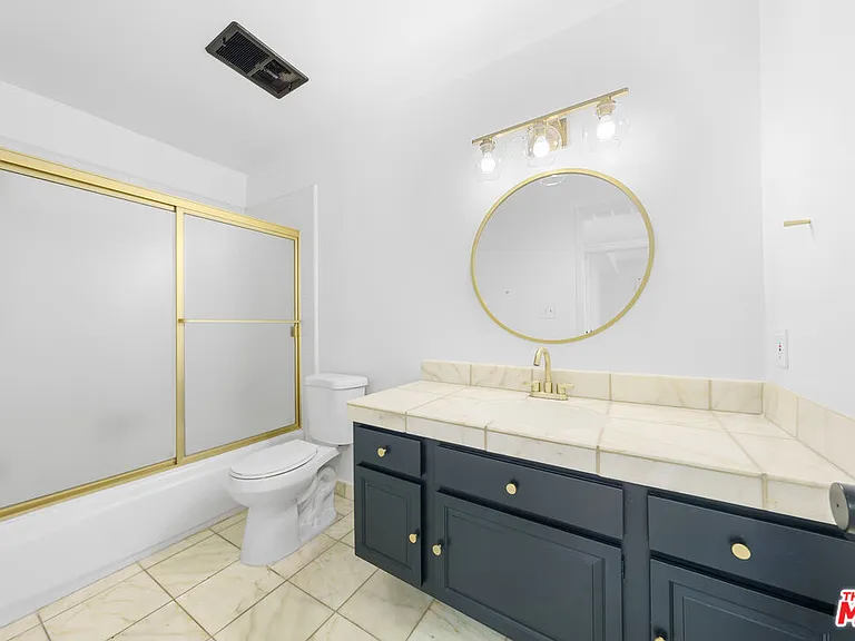 406 N Oakhurst Dr #105 — Photo 21