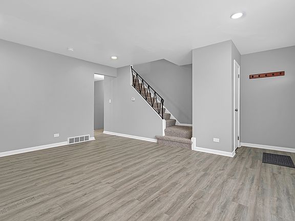 4th image of 9457 Kenton Ave #F
