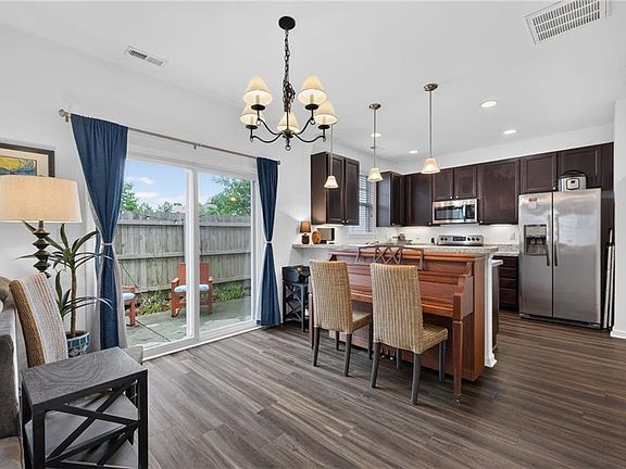 5th image of 1680 Halesworth Ln