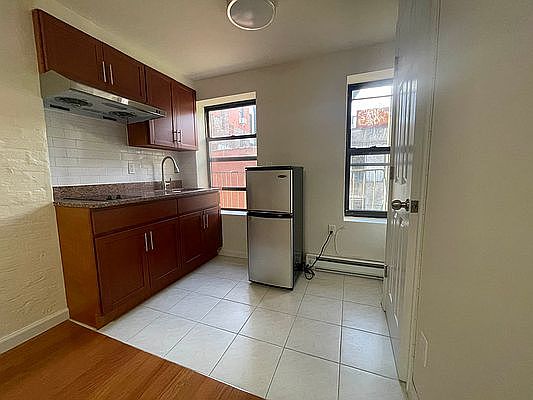 2nd image of 21 Allen St #15A