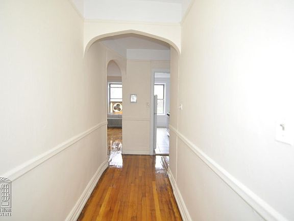 3rd image of 4115 46th St APT 1F