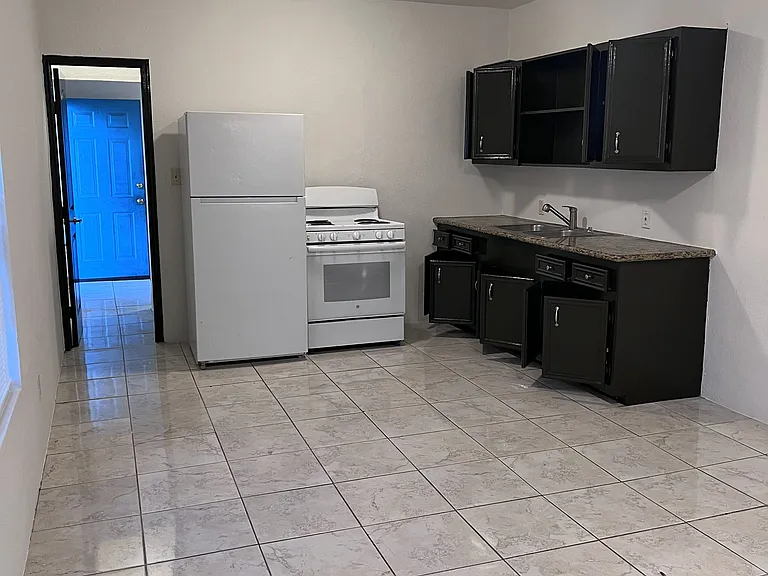 5504 Jensen Dr #3 — Photo 4