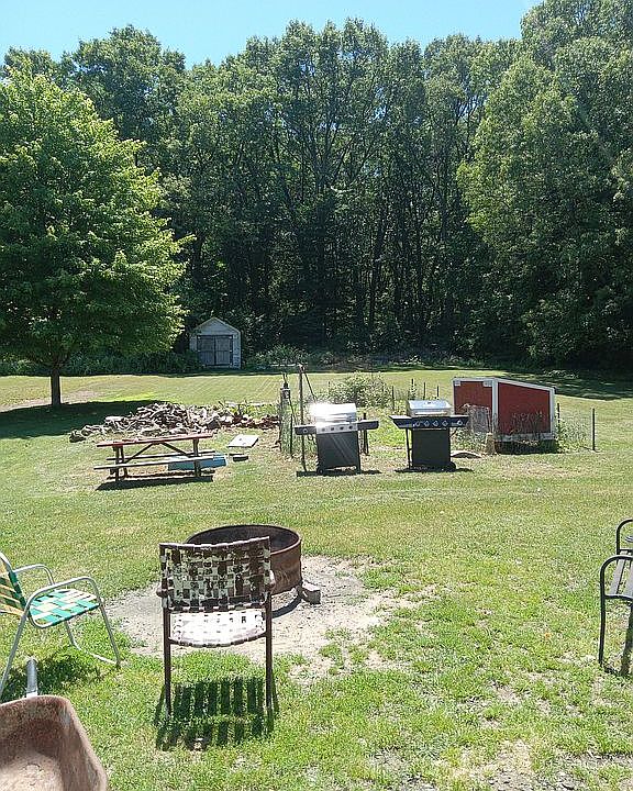 2nd image of 425 Gore Rd