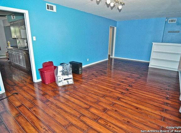 5th image of 2729 Waleetka St