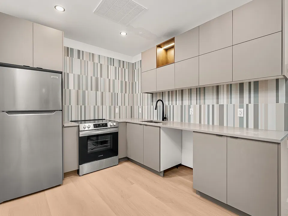 94-15 Sutphin Blvd #1707