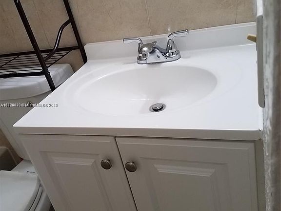 4th image of 2400 NW 22nd Ct APT 6