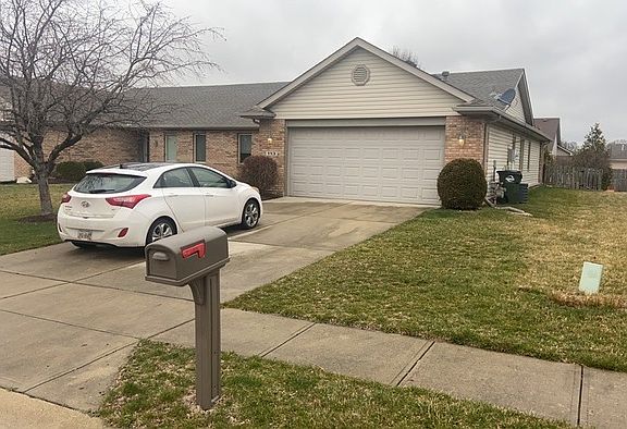 3rd image of 113 Burgundy Dr