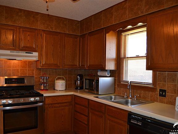 2nd image of 3 Country Club Ln