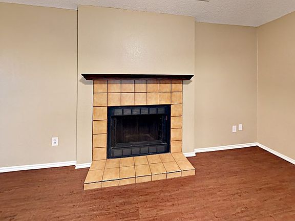 3rd image of 2713 Independence Dr
