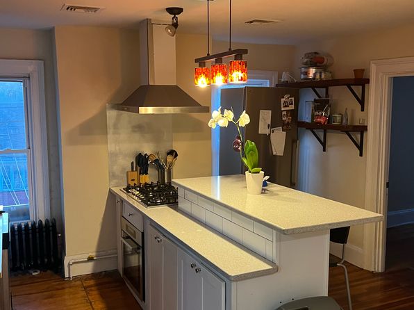 126 Oakland Ave Floor 3